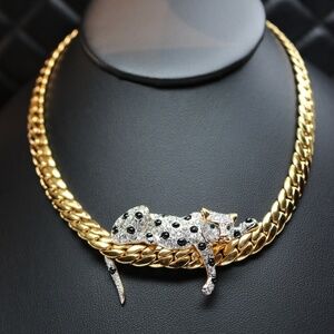 Duchess of Windsor ⚜️ Vintage Leopard Crystal Encrusted Necklace by Carolee 🐆